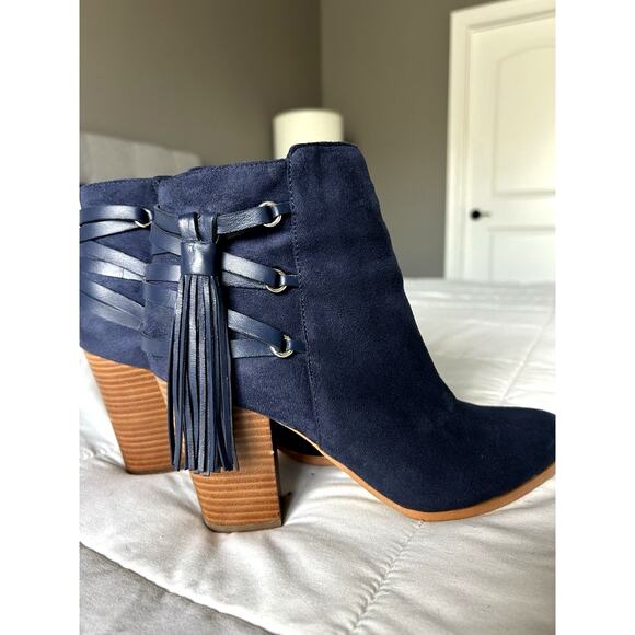 Marc Fisher Blue Suede Ankle Boot sz 8.5 Tassel Western Cowgirl Rodeo Fringe - Picture 1 of 7